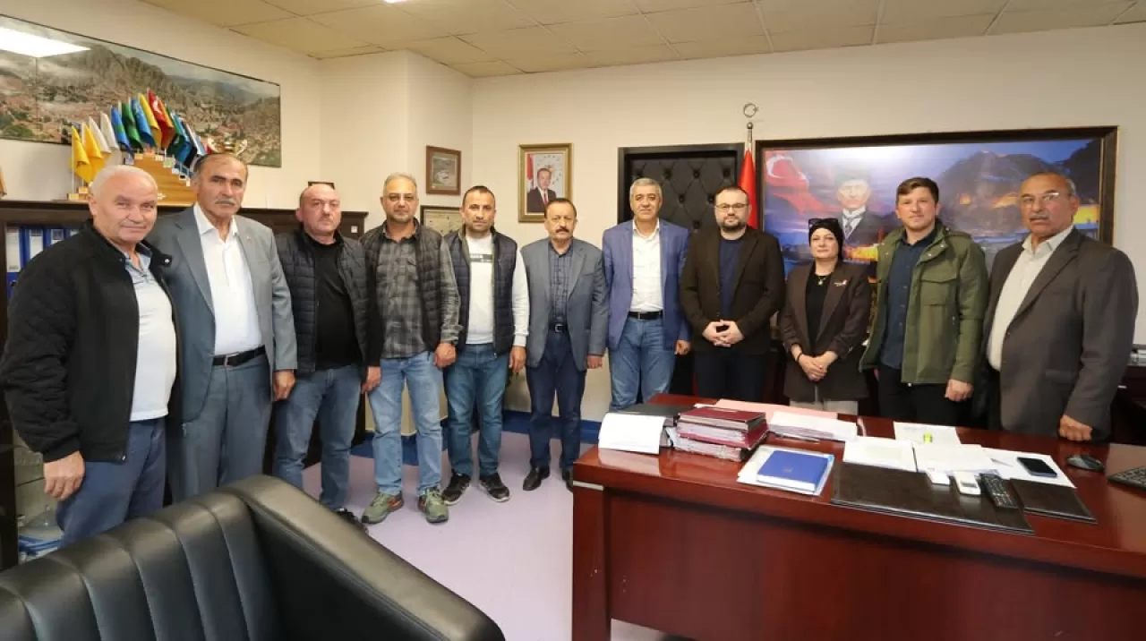 Amasya Muhtarlarından Hastane Başhekimi'ne Hayırlı Olsun Ziyareti