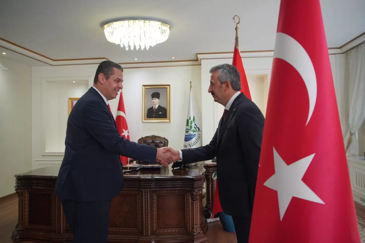 Edirne Valisi Yunus Sezer Cumhuriyet Bayramı'nda Tebrikleri Kabul Etti