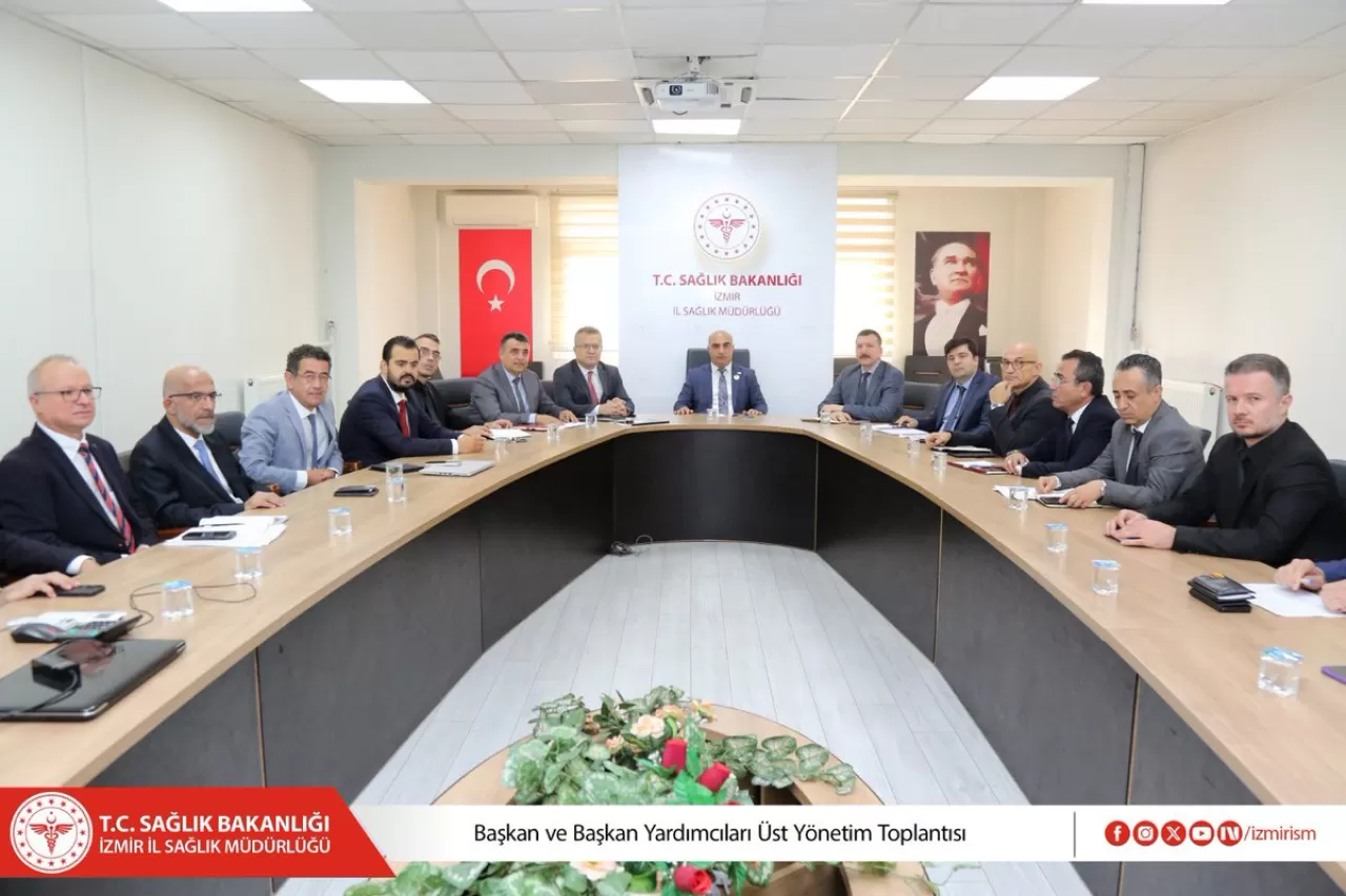 İzmir İl Sağlık Müdürlüğü'nde Haftalık Üst Yönetim Toplantısı Yapıldı