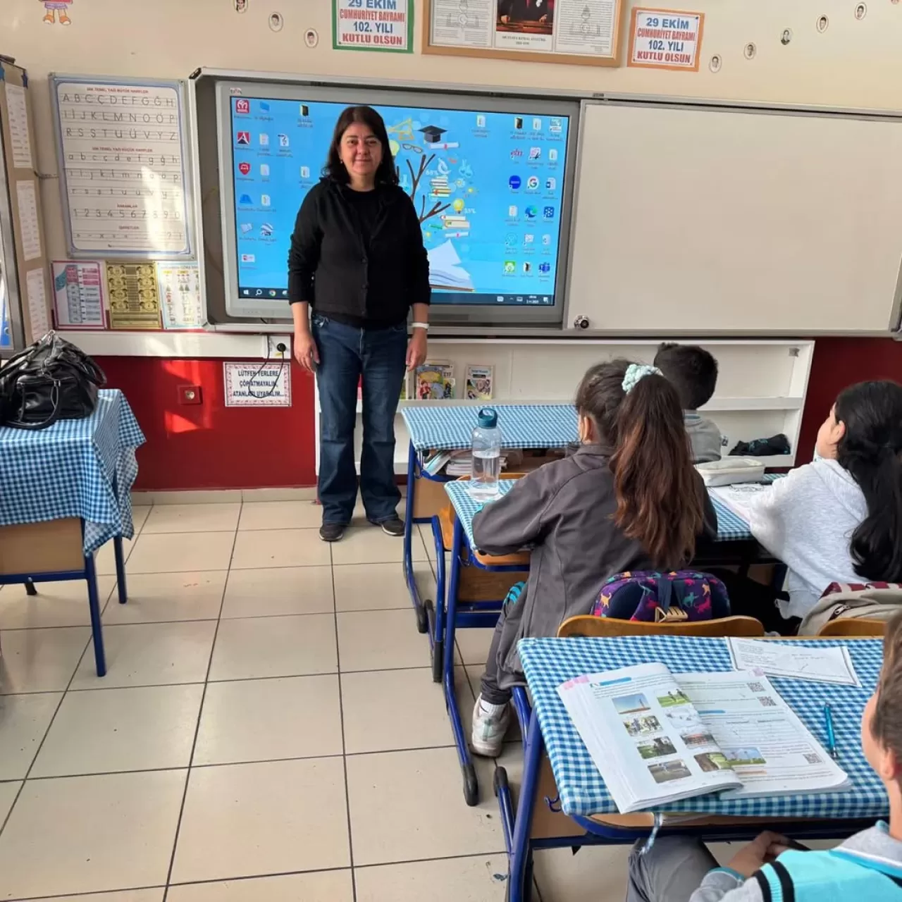 Gemlik'te Öğrencilere Yönelik Akılcı İlaç Kullanımı Eğitimi Verildi