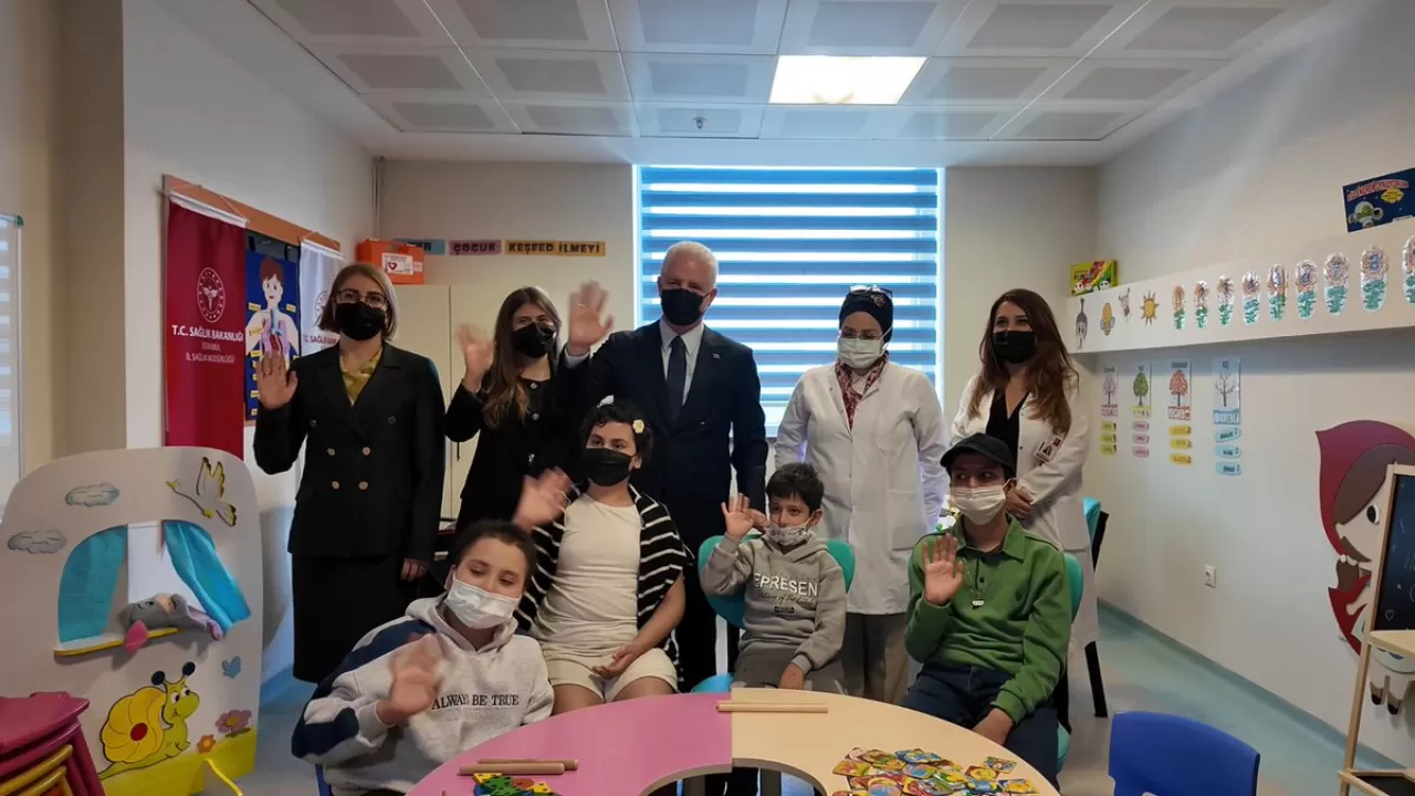 İstanbul'da Hastanede Tedavi Gören Çocuklar İçin Eğitim Sınıfı Açıldı