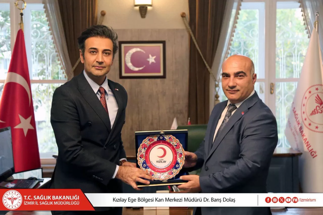 Kan Merkezi Müdürü, İzmir İl Sağlık Müdürü'nü Ziyaret Etti