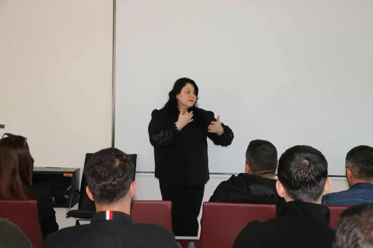 Batman'da 112 Acil Çağrı Merkezi ve Belediye Personeline Diksiyon Eğitimi