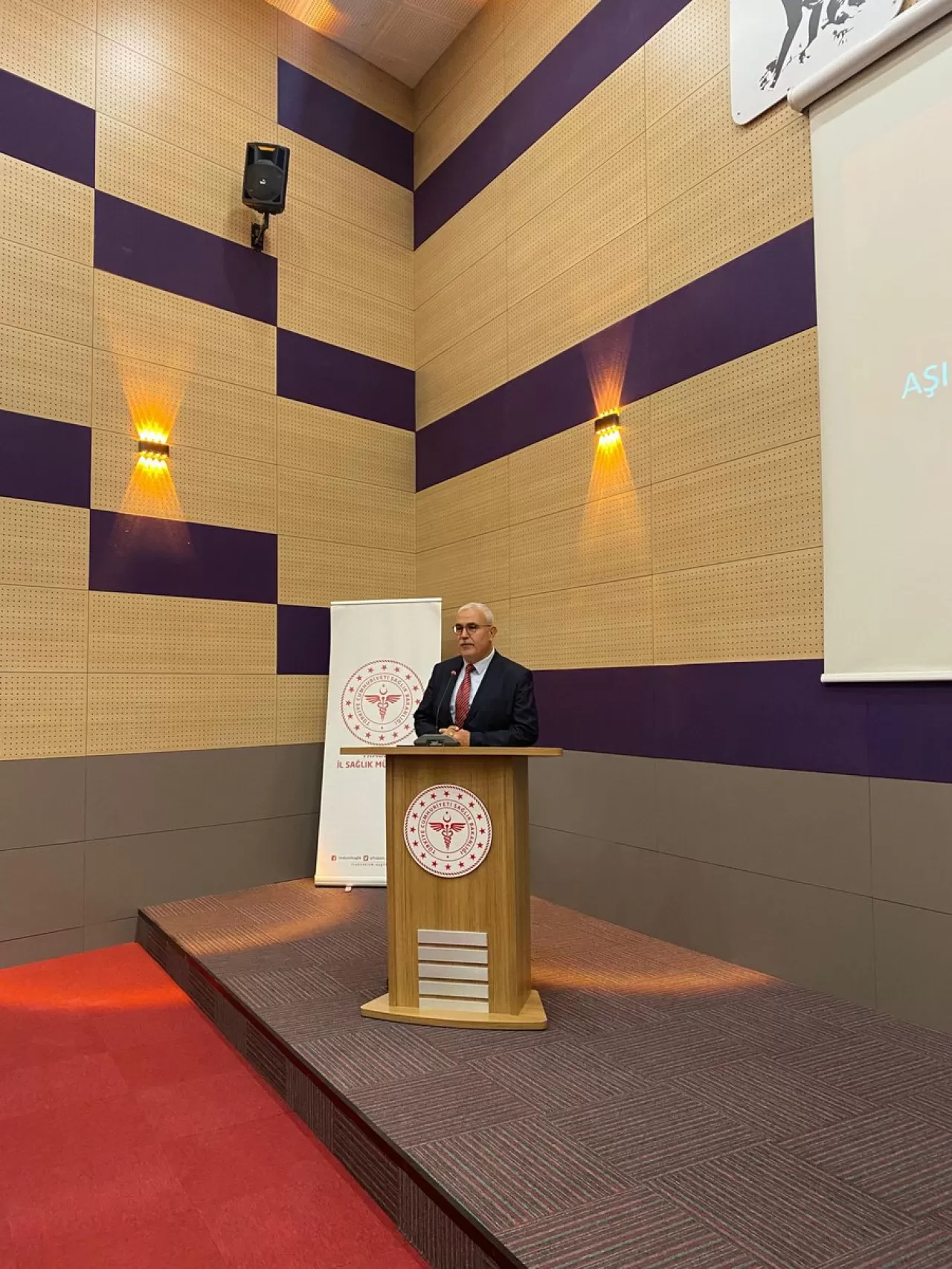 Trabzon'da Aile Hekimlerine Yönelik Bağışıklama Eğitimi Düzenlendi