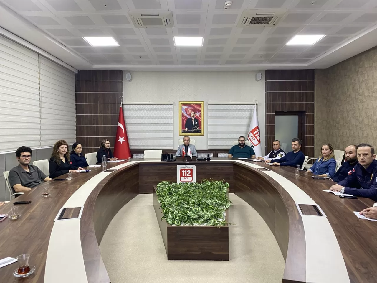 Manisa 112 Acil Çağrı Merkezi'nde Aylık Değerlendirme Toplantısı Yapıldı