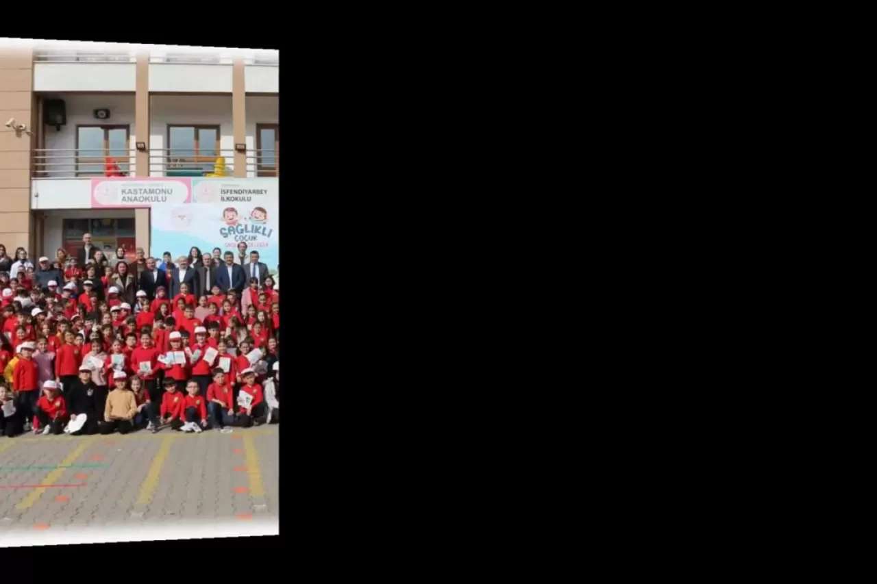 Kastamonu'da İsfendiyarbey İlkokulu'nda Sağlıklı Çocuk Etkinliği