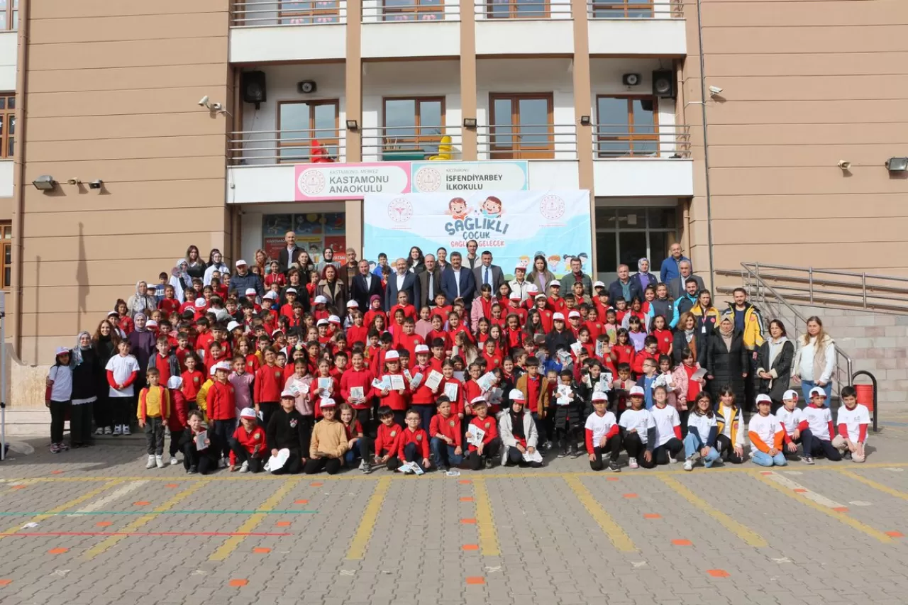 Kastamonu'da İsfendiyarbey İlkokulu'nda 