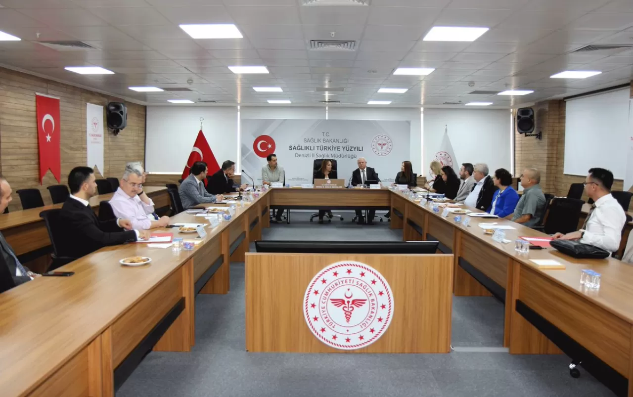 Denizli'de Kamu Hastaneleri Başhekimleri ile Önemli Toplantı Gerçekleştirildi