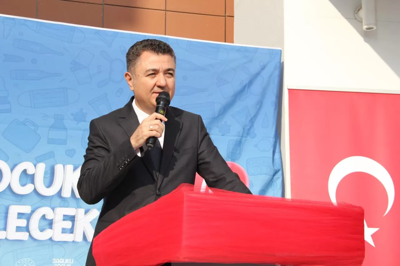 İzmir'de Okul Çağı Çocuklarına Yönelik Sağlık Tarama Programı Başlatıldı