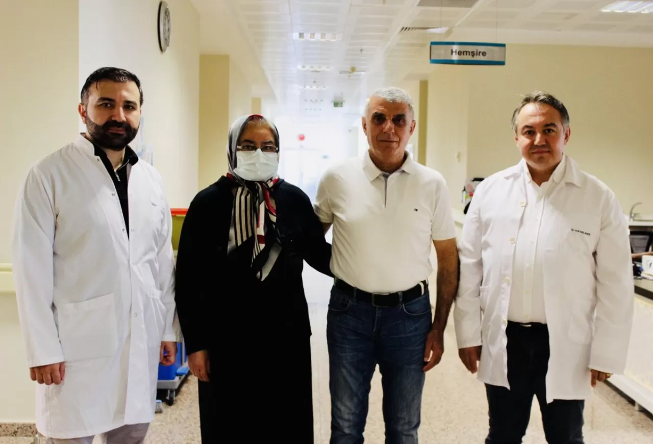 Antalya'da Eşinin Bağışladığı Böbrekle Yeni Bir Hayata Merhaba Dedi