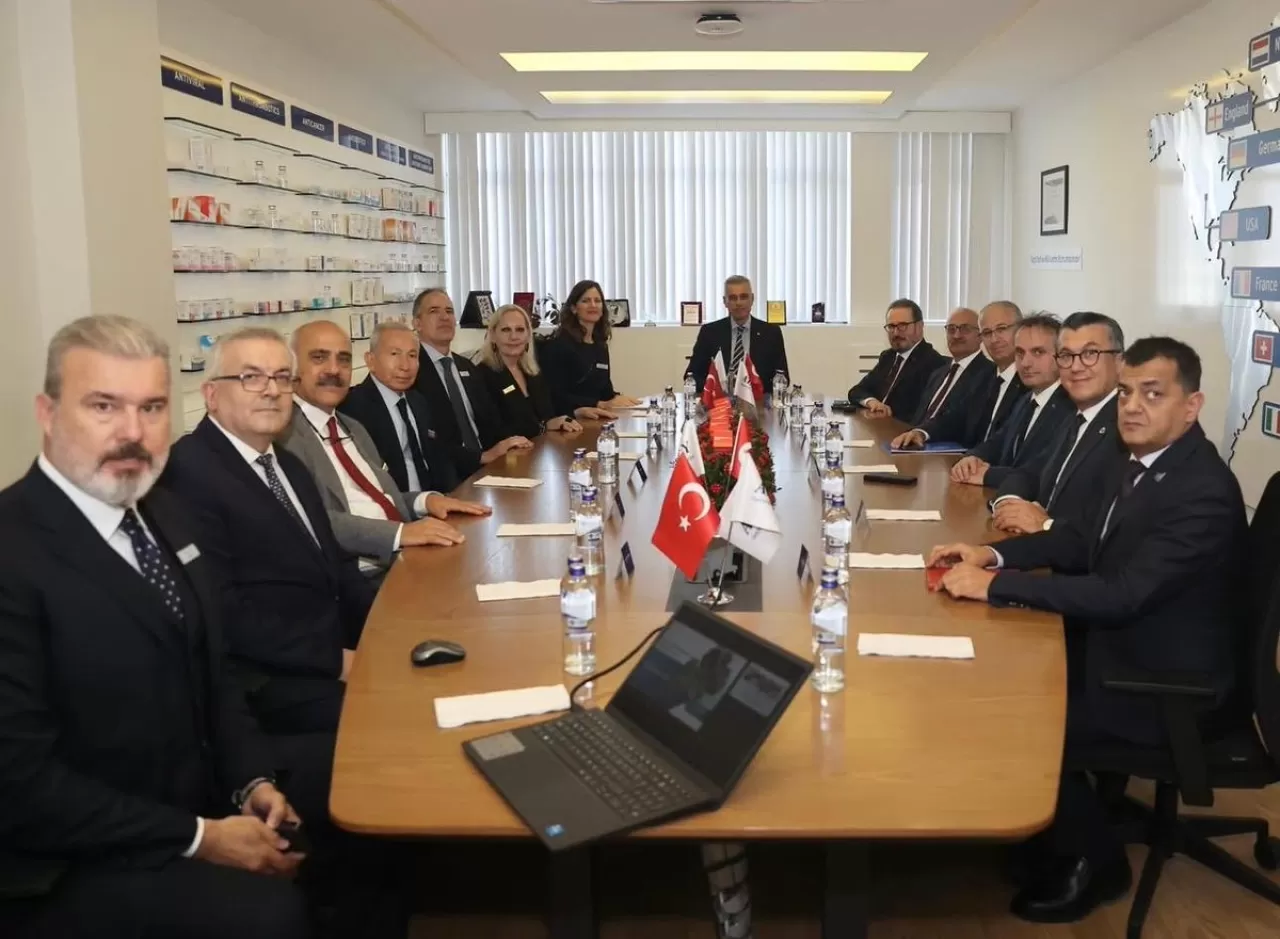 Sağlık Bakanı Memişoğlu, Gebze'deki Atabay İlaç Yerleşkesini Ziyaret Etti