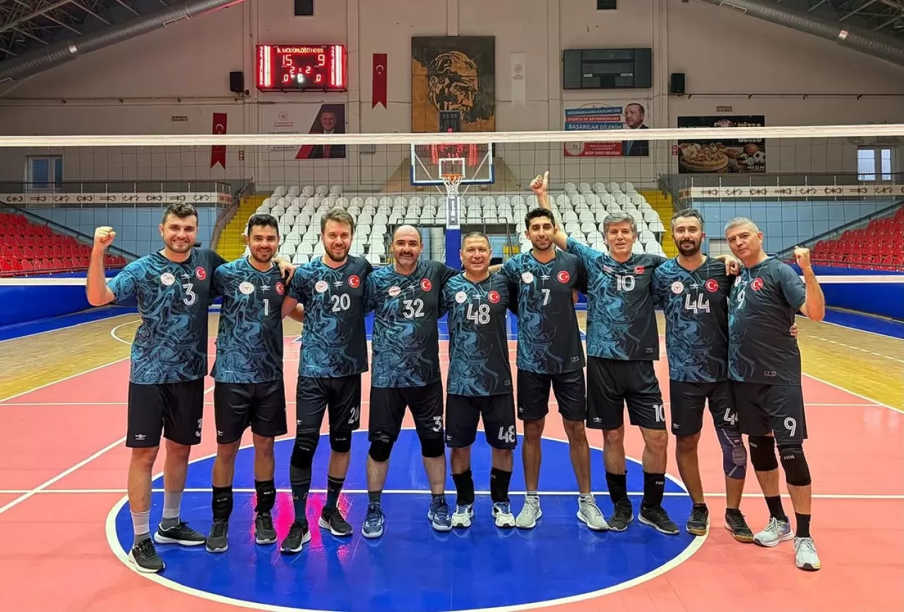 Aydın İl Sağlık Müdürlüğü Voleybol Takımı Bölge Finallerinde Çeyrek Final Başarısı