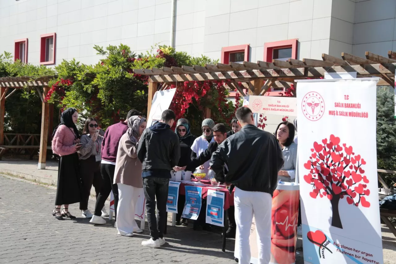 Muş'ta Organ Bağışı Farkındalığı İçin Üniversitede Stant Kuruldu