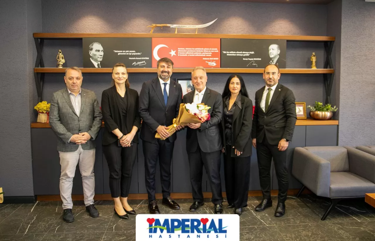 Trabzon İmperial Hastanesi Yönetimi İl Sağlık Müdürü Topsakal'ı Ziyaret Etti