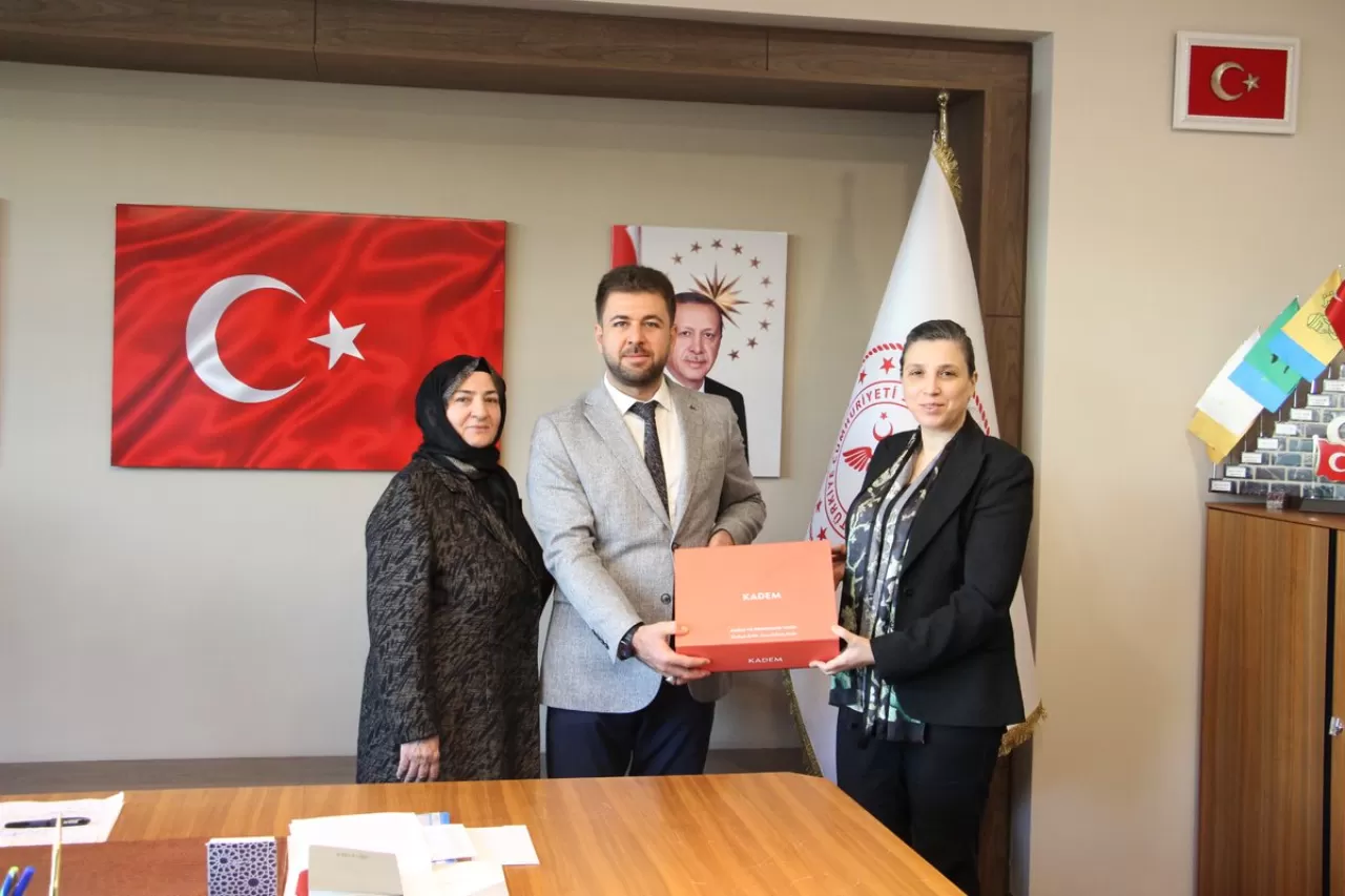 Elazığ KADEM Temsilcileri Fethi Sekin Şehir Hastanesi Başhekimi'ne Hayırlı Olsun Ziyareti Gerçekleştirdi