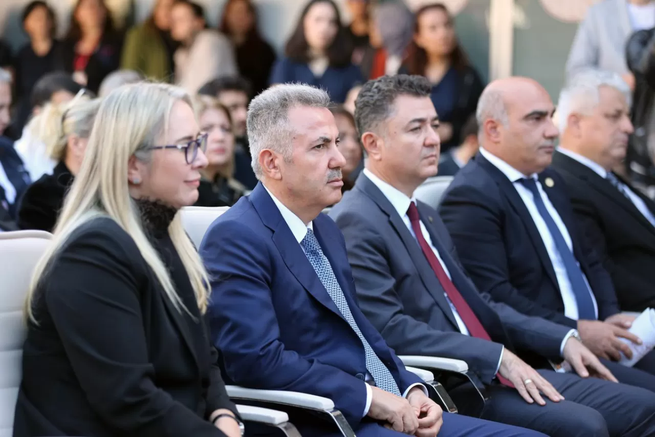 İzmir'de Sağlık Çalışanları ve Kızılay İş Birliğiyle Önemli Hizmet