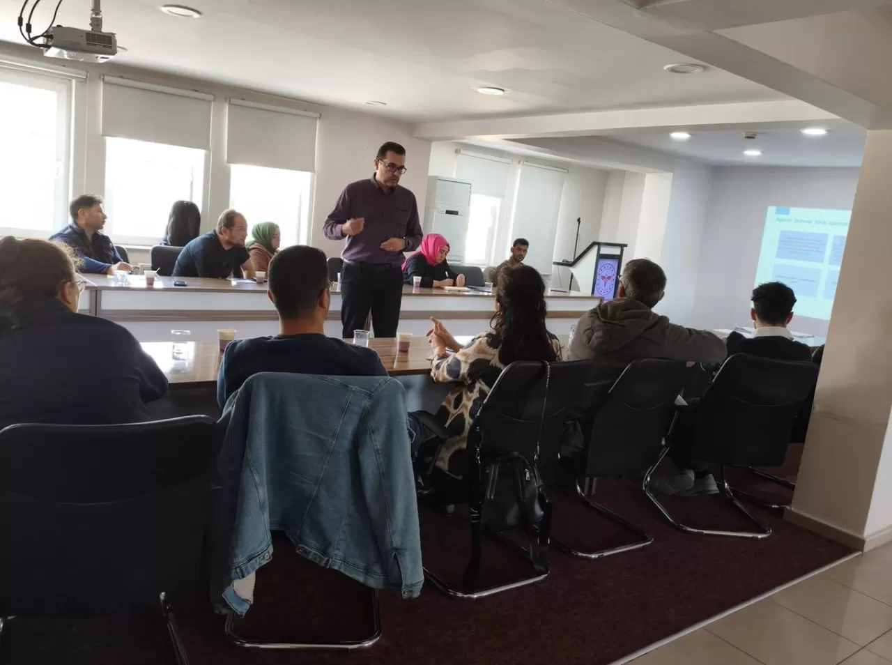 Niğde'de Sağlık Çalışanlarına Tütün Bağımlılığı Tedavisi Eğitimi Verildi