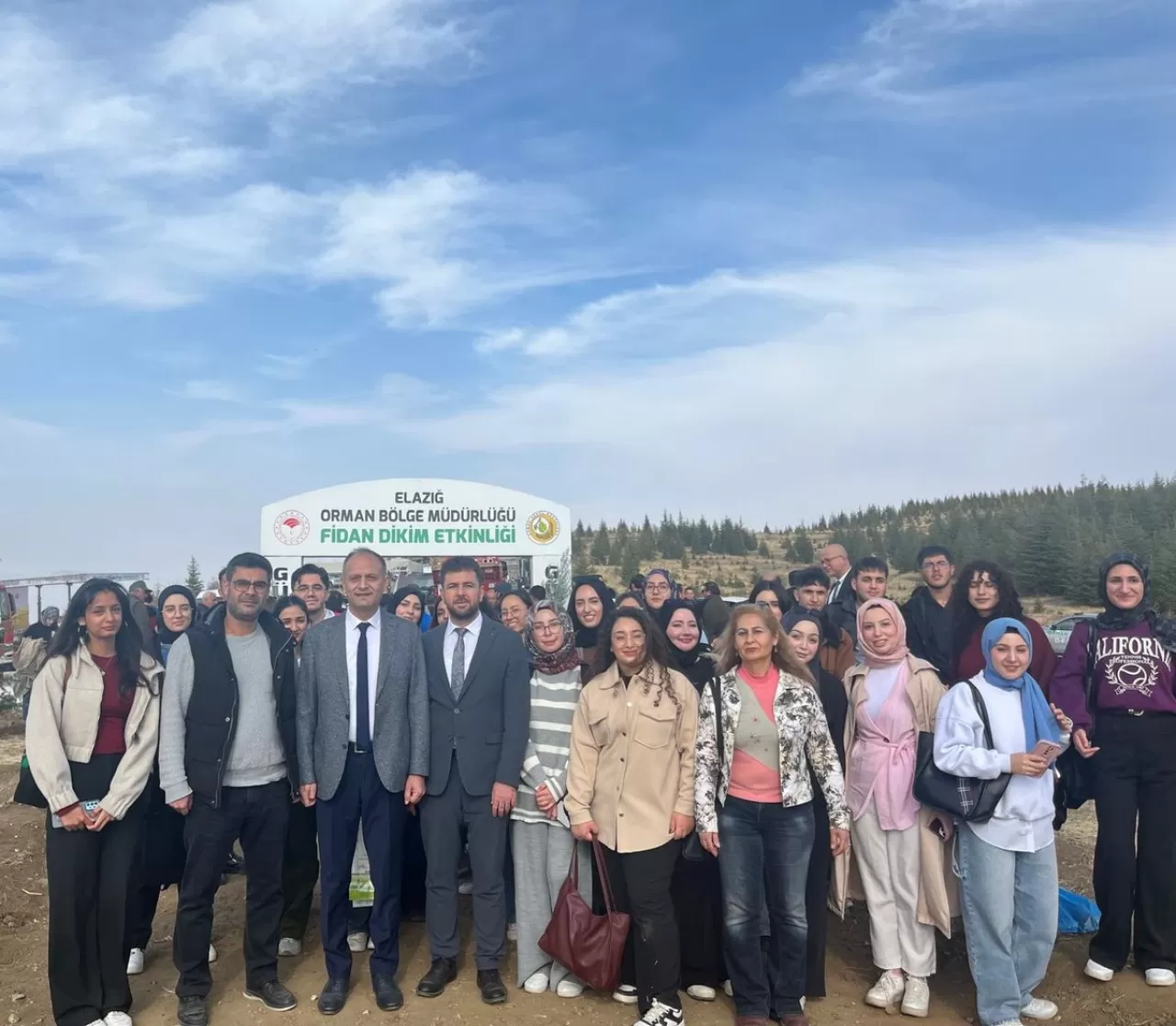 Elazığ'da 11 Kasım Milli Ağaçlandırma Günü Fidan Dikim Etkinliği Gerçekleştirildi