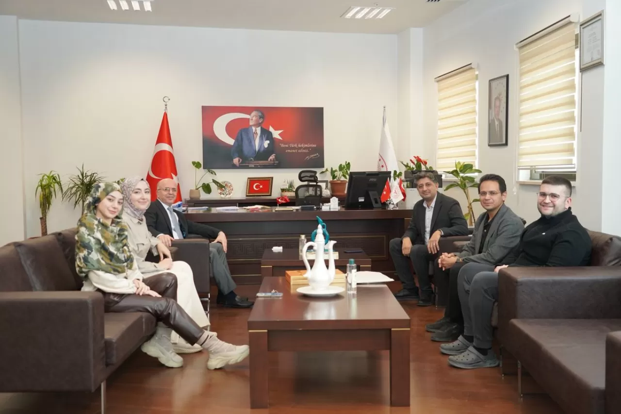 Kayseri Şehir Hastanesi'nden Uluslararası Başarı: Çocuk Sağlığı ve Hastalıkları Asistanları Ödül Kazandı