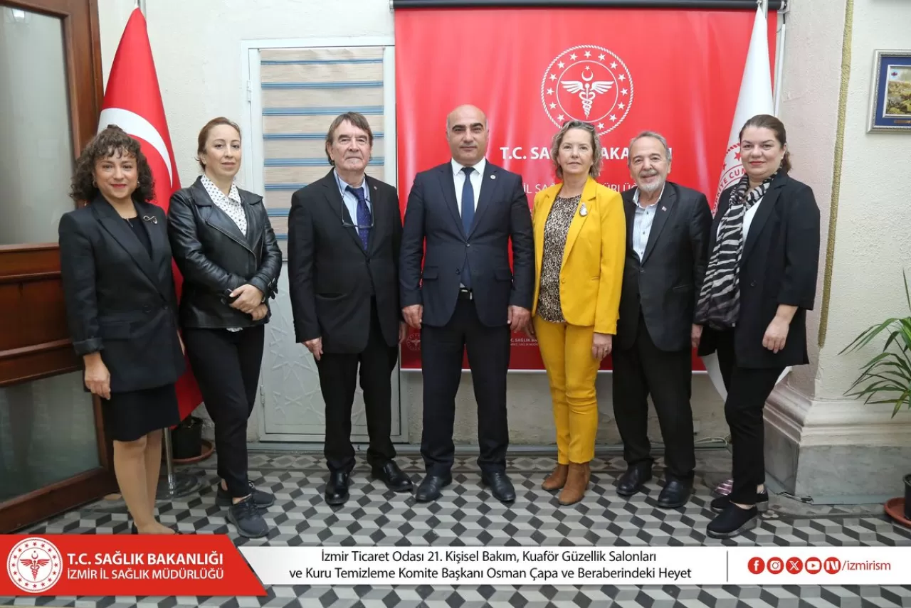 İzmir'de Kuaför ve Güzellik Salonları Sektörü İl Sağlık Müdürlüğü'nü Ziyaret Etti