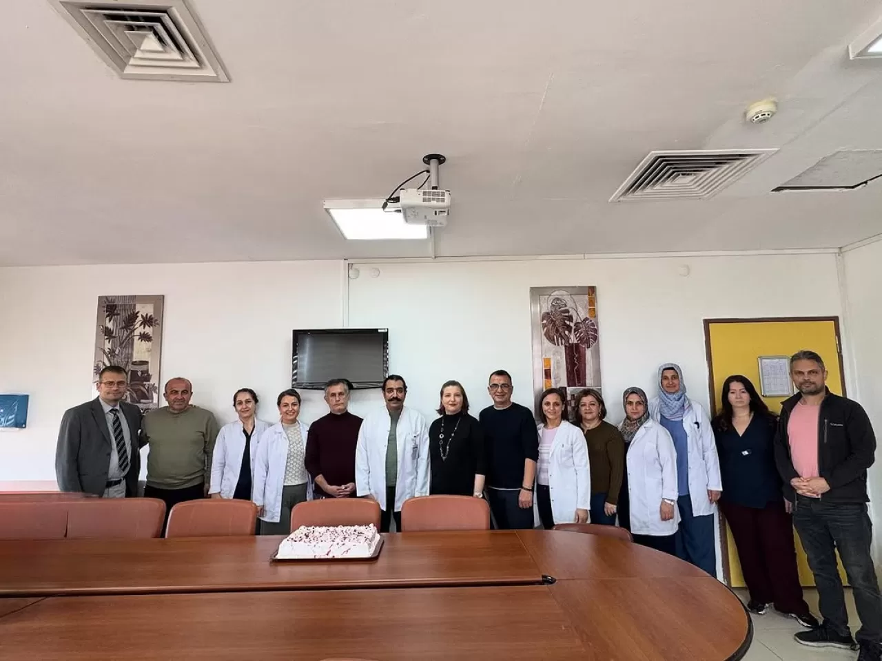 Eskişehir'de 8 Kasım Dünya Radyoloji Günü Pasta ile Kutlandı