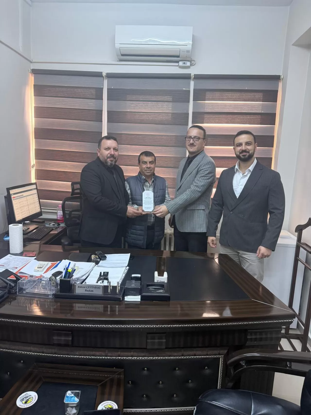 Siirt İl Sağlık Müdürlüğü'nde Görev Yapan Murat Tren'e Emeklilik Plaketi