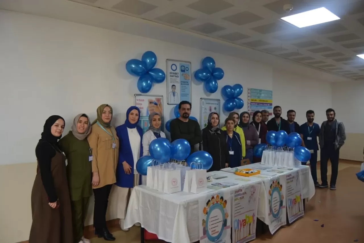 Bitlis Devert Hastanesi'nde 14 Kasım Dünya Diyabet Günü Etkinliği