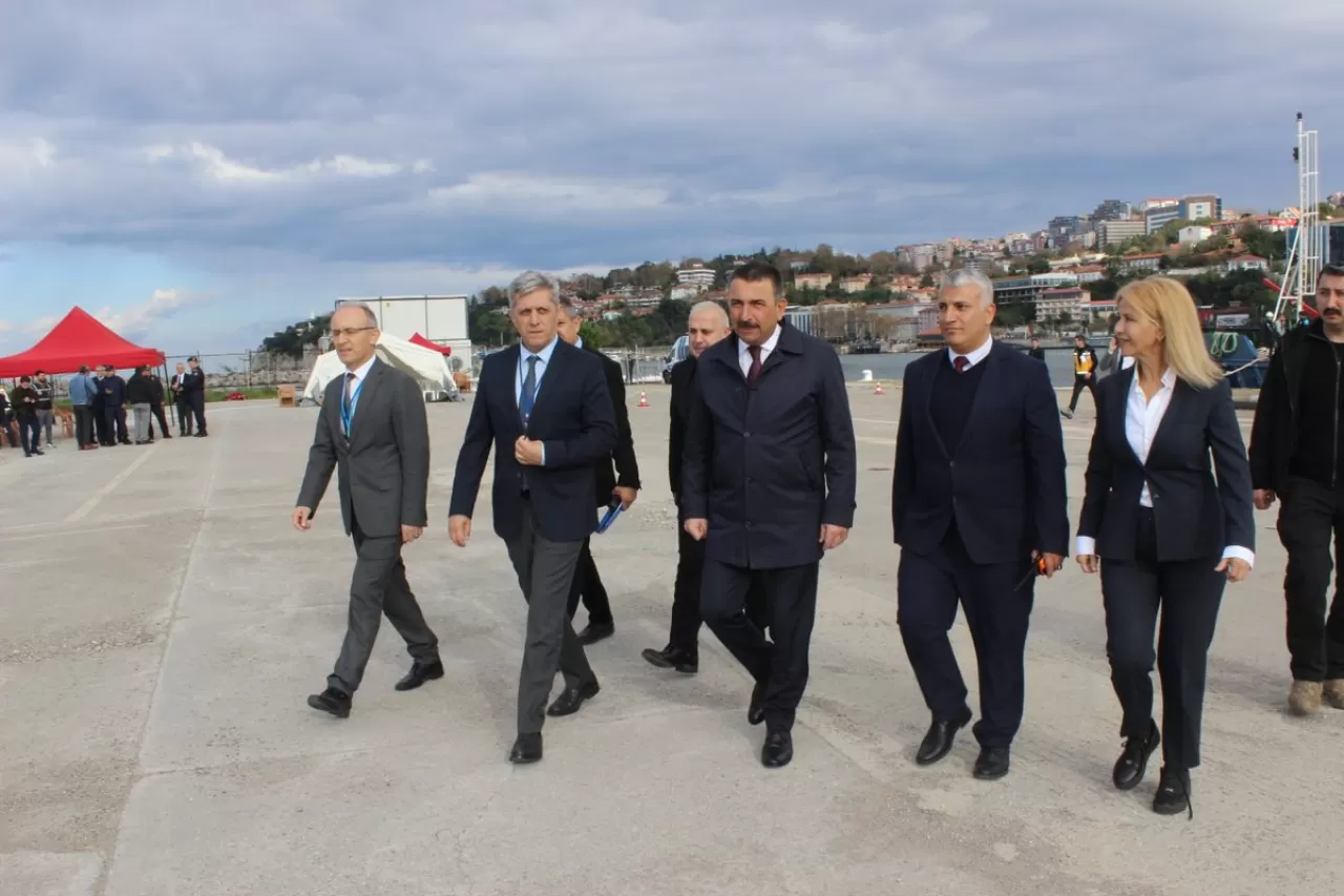 Zonguldak Limanı'nda Gerçeği Aratmayan Gemi Kazası Tatbikatı