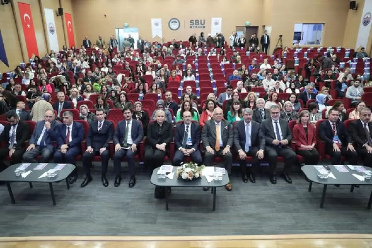 Uluslararası Bütünleşik Sağlık ve Bakım Zirvesi Ankara'da Başladı