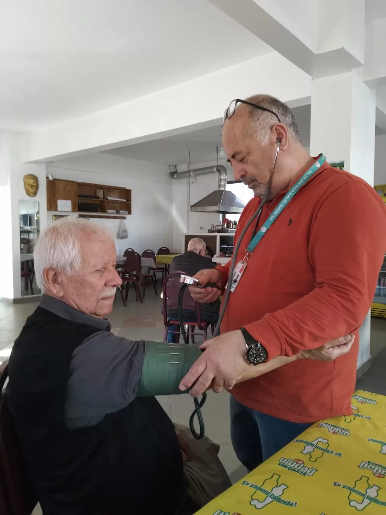 Yalova'da Kirazlı Köyü'nde Kan Şekeri ve Tansiyon Taraması