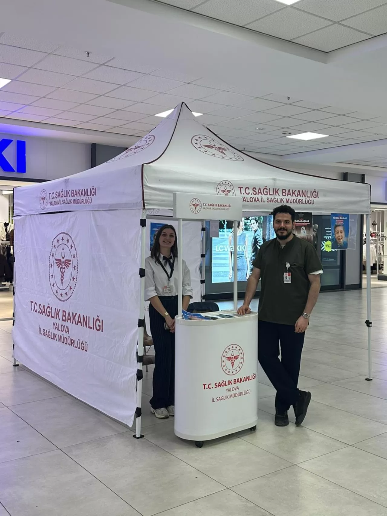 Yalova'da Toplum Ağız ve Diş Sağlığı Haftası'nda Vatandaşlar Bilgilendirildi