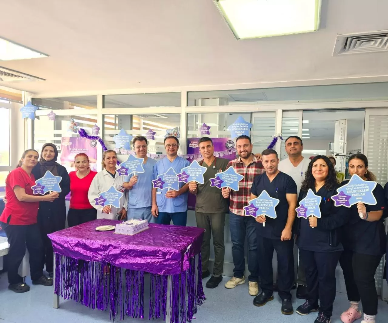 17 Kasım Dünya Prematüre Günü'nde Minik Kahramanların Destekçileri Bir Araya Geldi