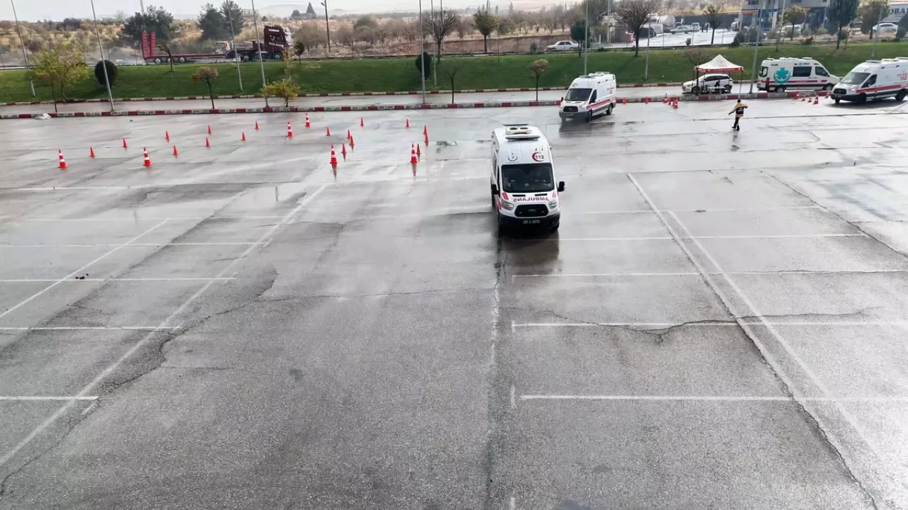 Ambulans Sürüş Güvenliği Eğitici Eğitimi Gaziantep'te Tamamlandı
