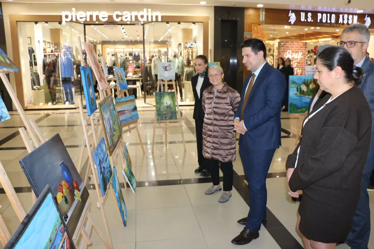 Sakarya'da TRSM Danışanlarının El Emeği Eserleri Sergilendi