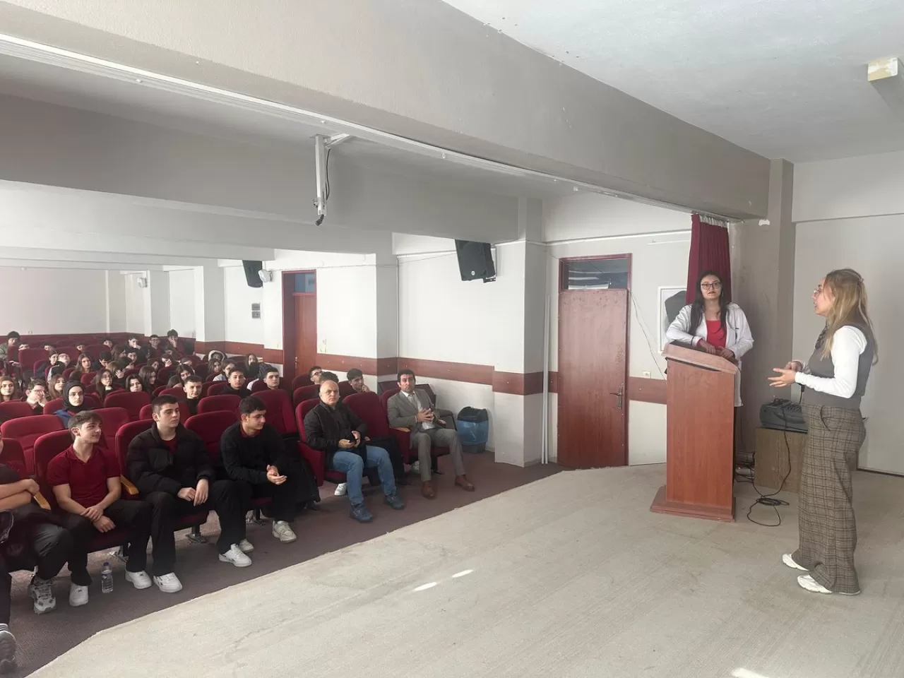 Trabzon'da Dünya Diyabet Günü'nde Öğrencilere Farkındalık Eğitimi