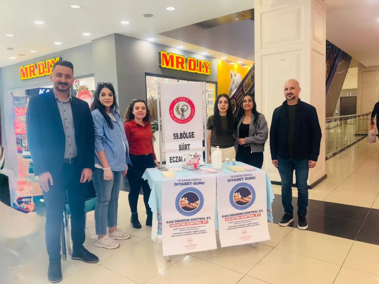 Siirt'te Dünya Diyabet Günü'nde Ücretsiz Kan Şekeri Ölçümü