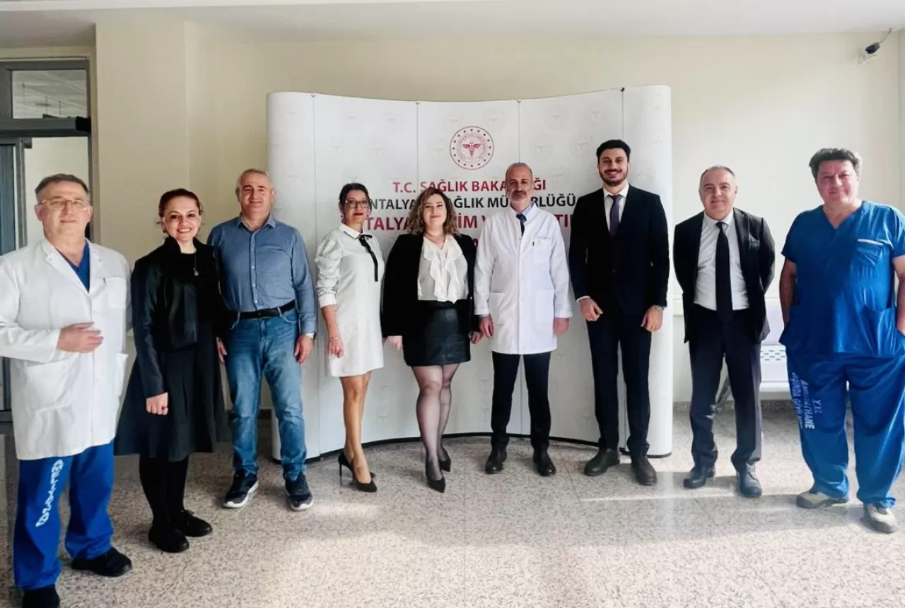 Antalya'da İki Doktor Kadın Hastalıkları ve Doğum Uzmanı Oldu