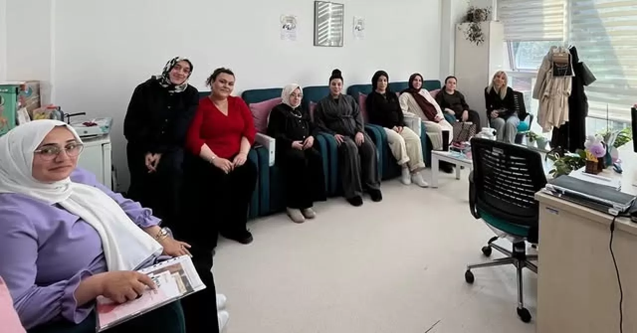 Bursa İnegöl'de Gebe Bilgilendirme Sınıfı Eğitimleri Anne Adaylarına Işık Tutuyor