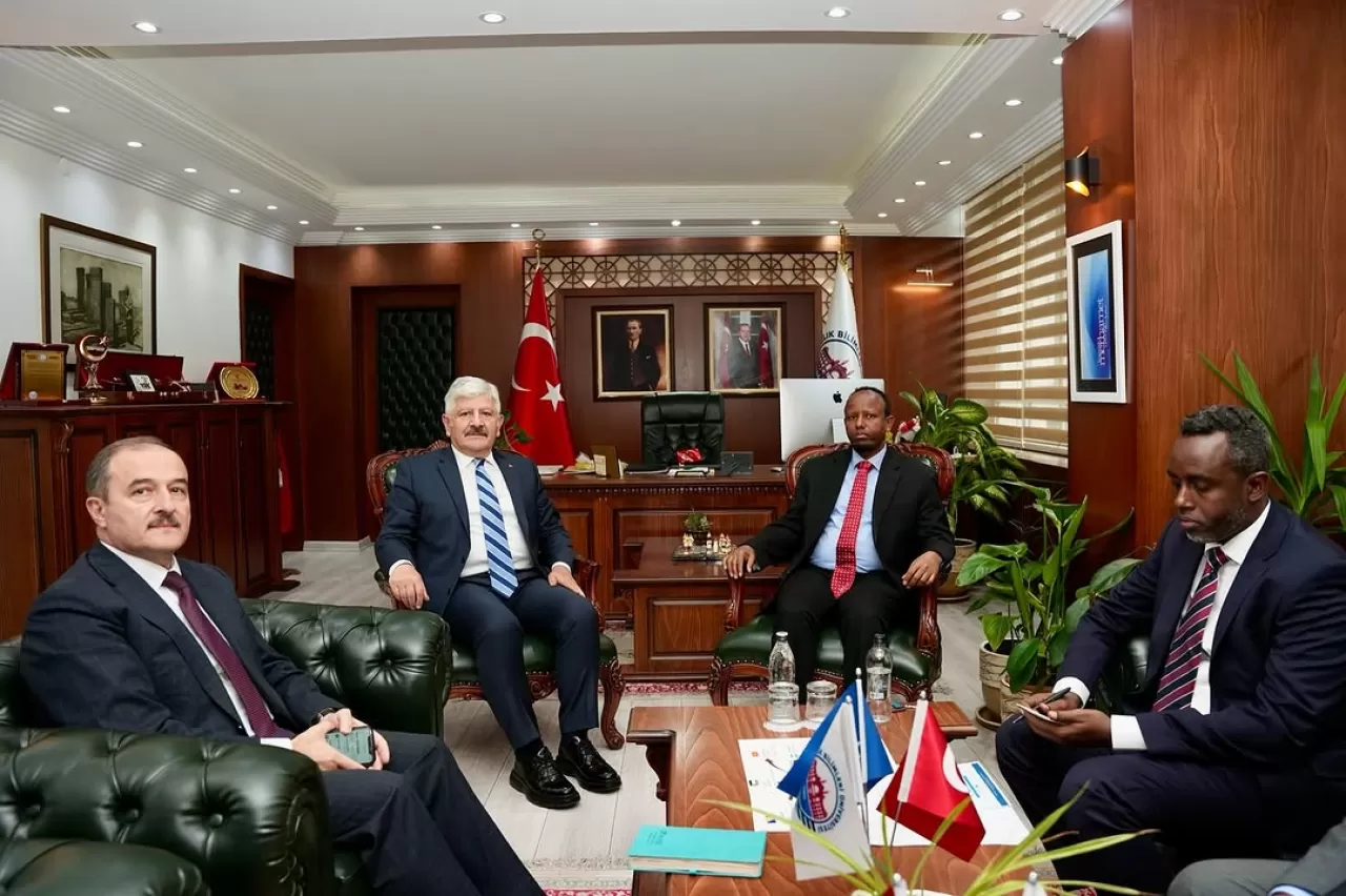 Somali Sağlık Bakanı, Sağlık Bilimleri Üniversitesi'ni Ziyaret Etti