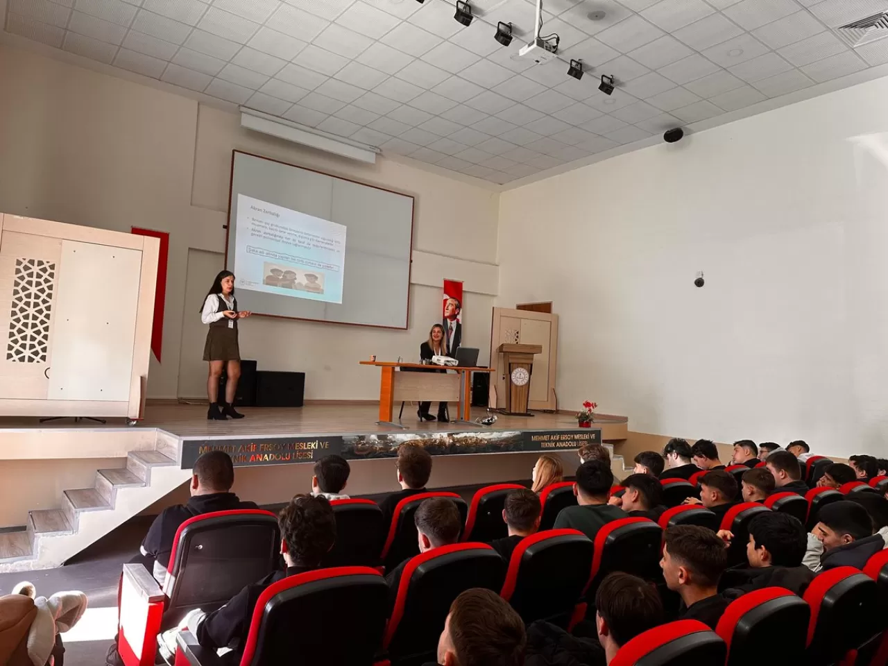 Gelibolu'da Öğrencilere Sağlık Eğitimi