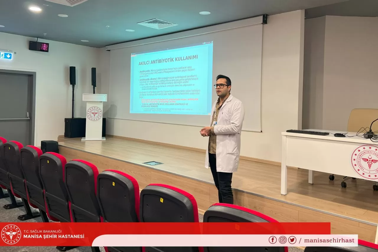 Manisa Şehir Hastanesi'nde İlaç Güvenliği Eğitimi