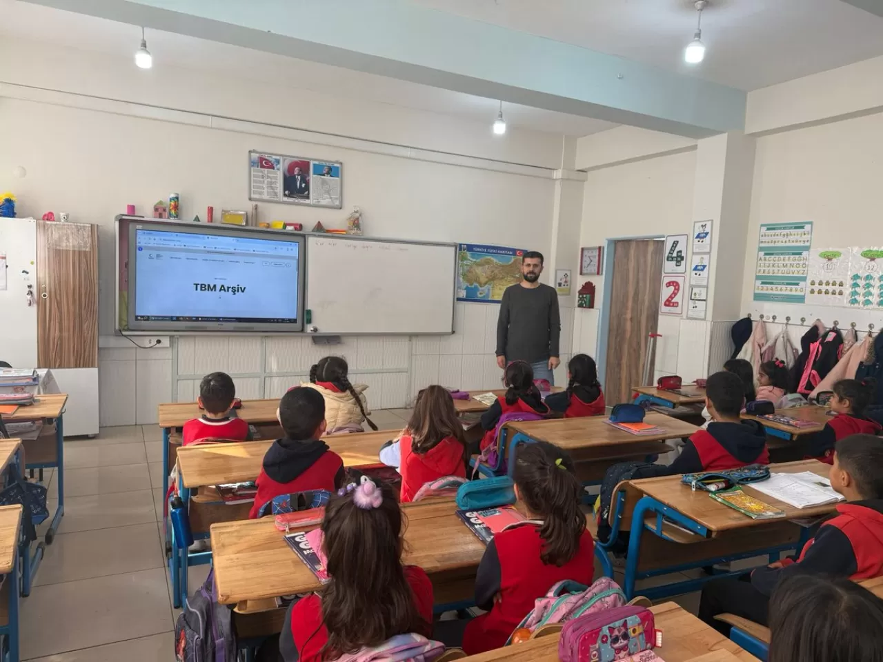 Batman'da Öğrencilere Sağlıklı Beslenme ve Teknoloji Bağımlılığı Eğitimi