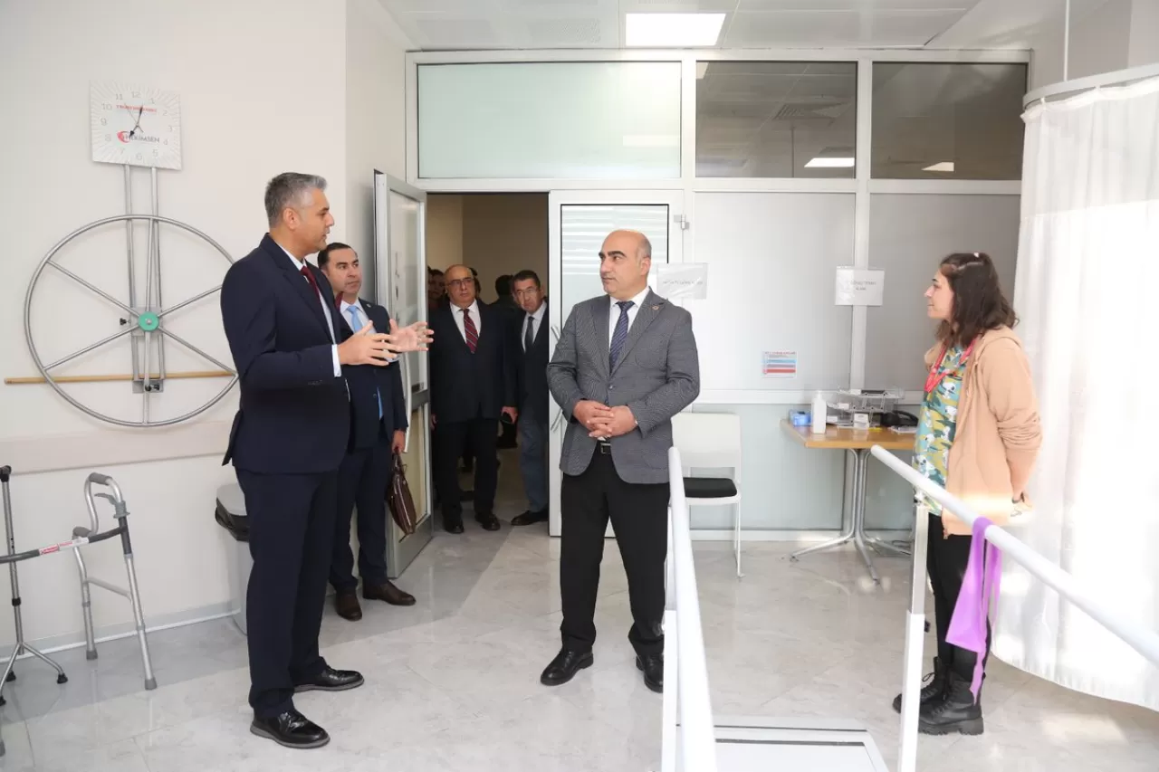 Menderes'te Birinci Basamak Sağlık Hizmetleri ve Hastane Çalışmaları Değerlendirildi