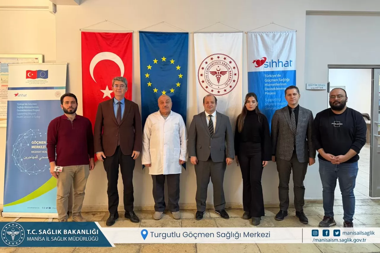 Manisa İl Sağlık Müdürü Zeren, Turgutlu Göçmen Sağlığı Merkezi'nde İncelemelerde Bulundu