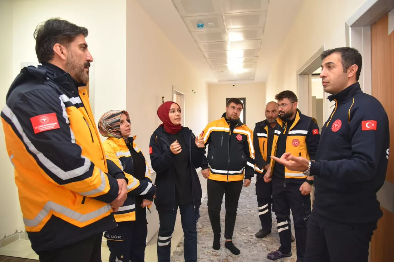 Van'da Acil Sağlık Hizmetleri Haftası'nda 112 Ekipleri Ziyaret Edildi