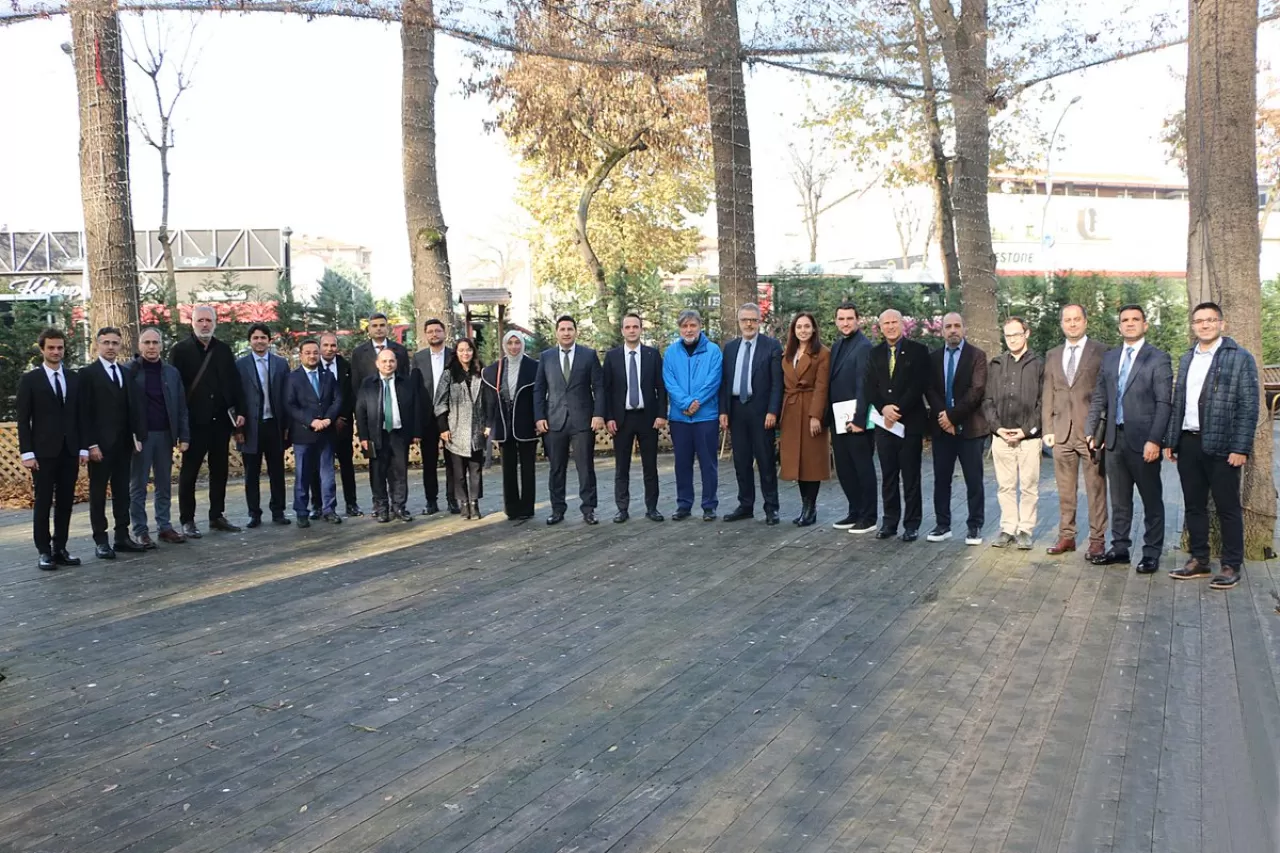 Sakarya'da Kamu Hastaneleri Aylık Değerlendirme Toplantısı Gerçekleştirildi