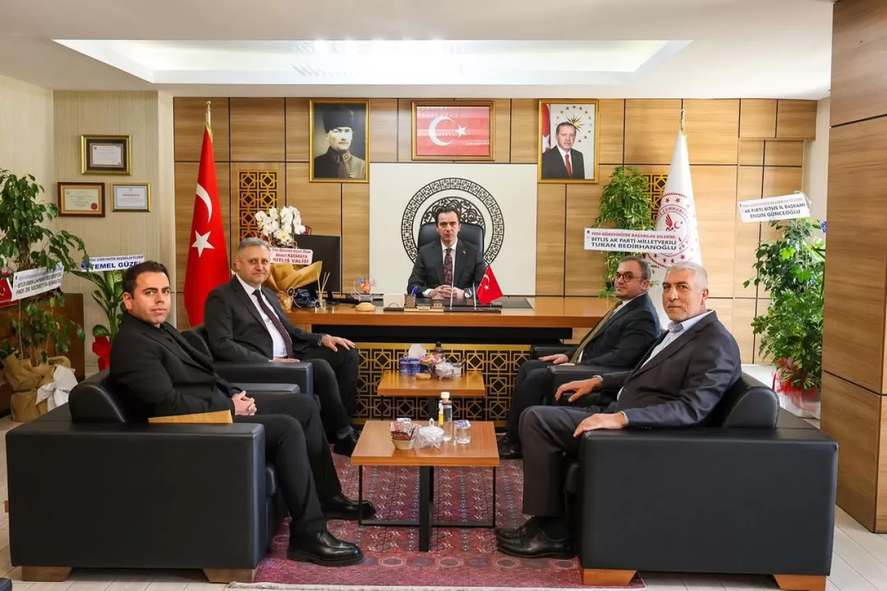 Bitlis Valisi Ahmet Karakaya, İl Sağlık Müdürlüğü'ne Ziyarette Bulundu