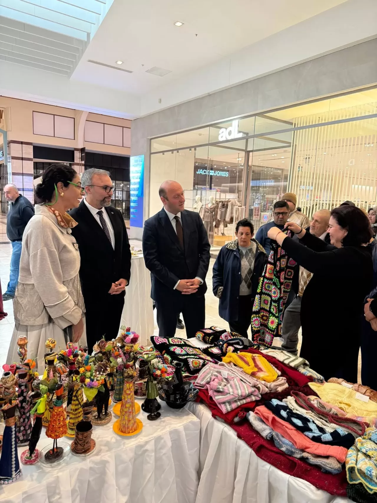 Adana Yüreğir Devlet Hastanesi'nde Ruh Sağlığı Merkezi Üyelerinin Kermesi Yoğun İlgi Gördü