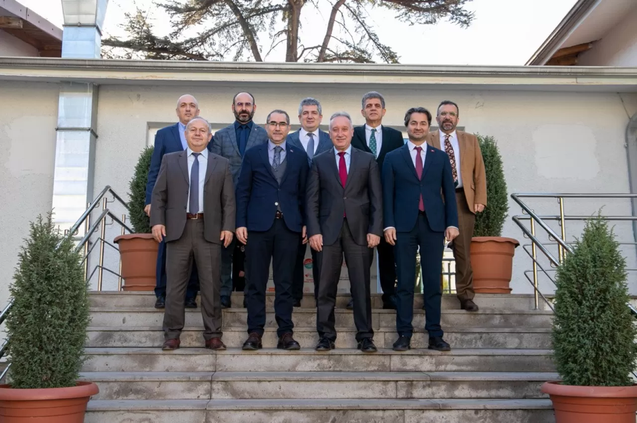 Trabzon İl Sağlık Müdürü Dr. Mehmet Topsakal, Rize'den Gelen Üst Düzey Sağlık Heyetini Ağırladı