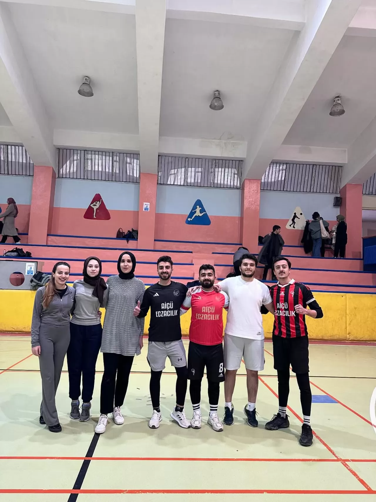 Ağrı'da Eczacılar Arası Futbol Turnuvasında Manchester Antibiyotik Takımı Şampiyon Oldu